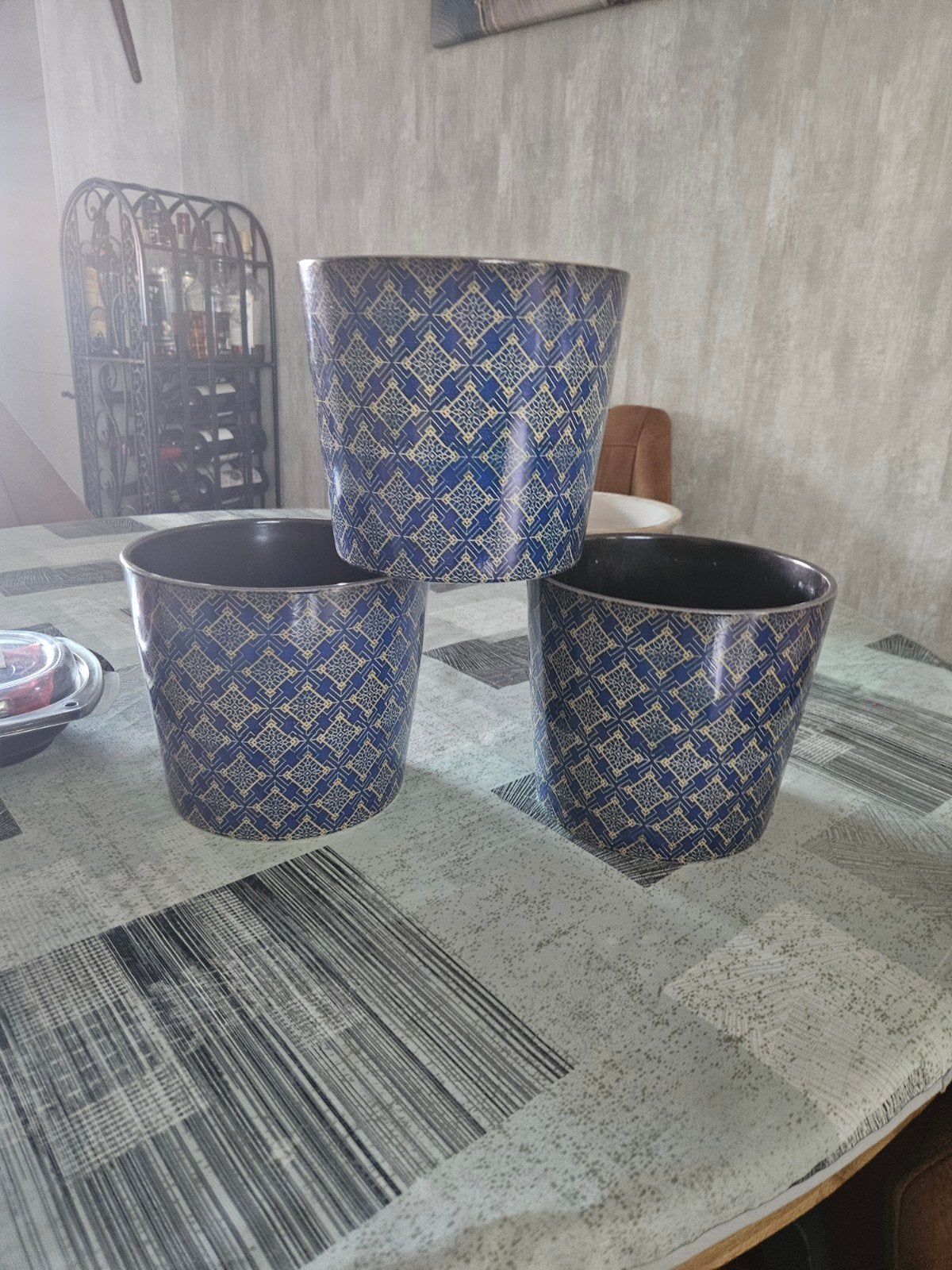 Set van 3 blauwe bloempotten met patroon, Ophalen, Rond, Zo goed als nieuw, Binnen