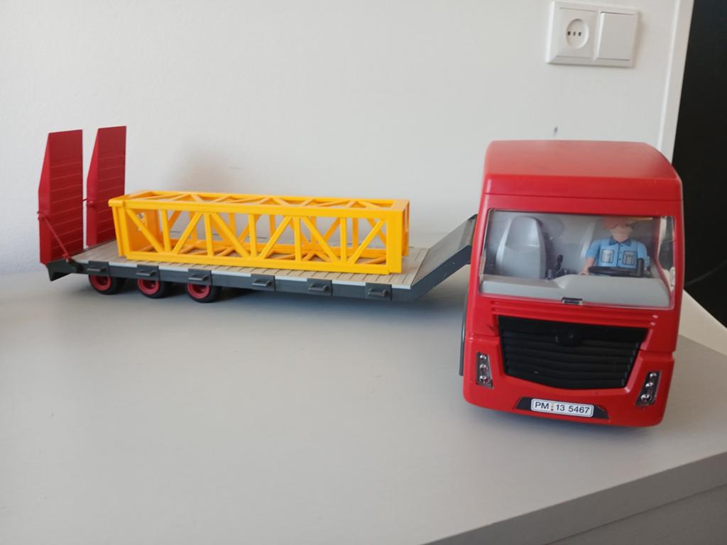 Playmobil Vrachtwagen met Oplegger en Kraanonderdeel, Ophalen of Verzenden, Zo goed als nieuw, Complete set