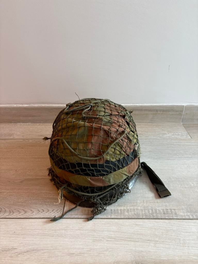 Legerhelm metaal, Ophalen of Verzenden, Nederland, Helm of Baret