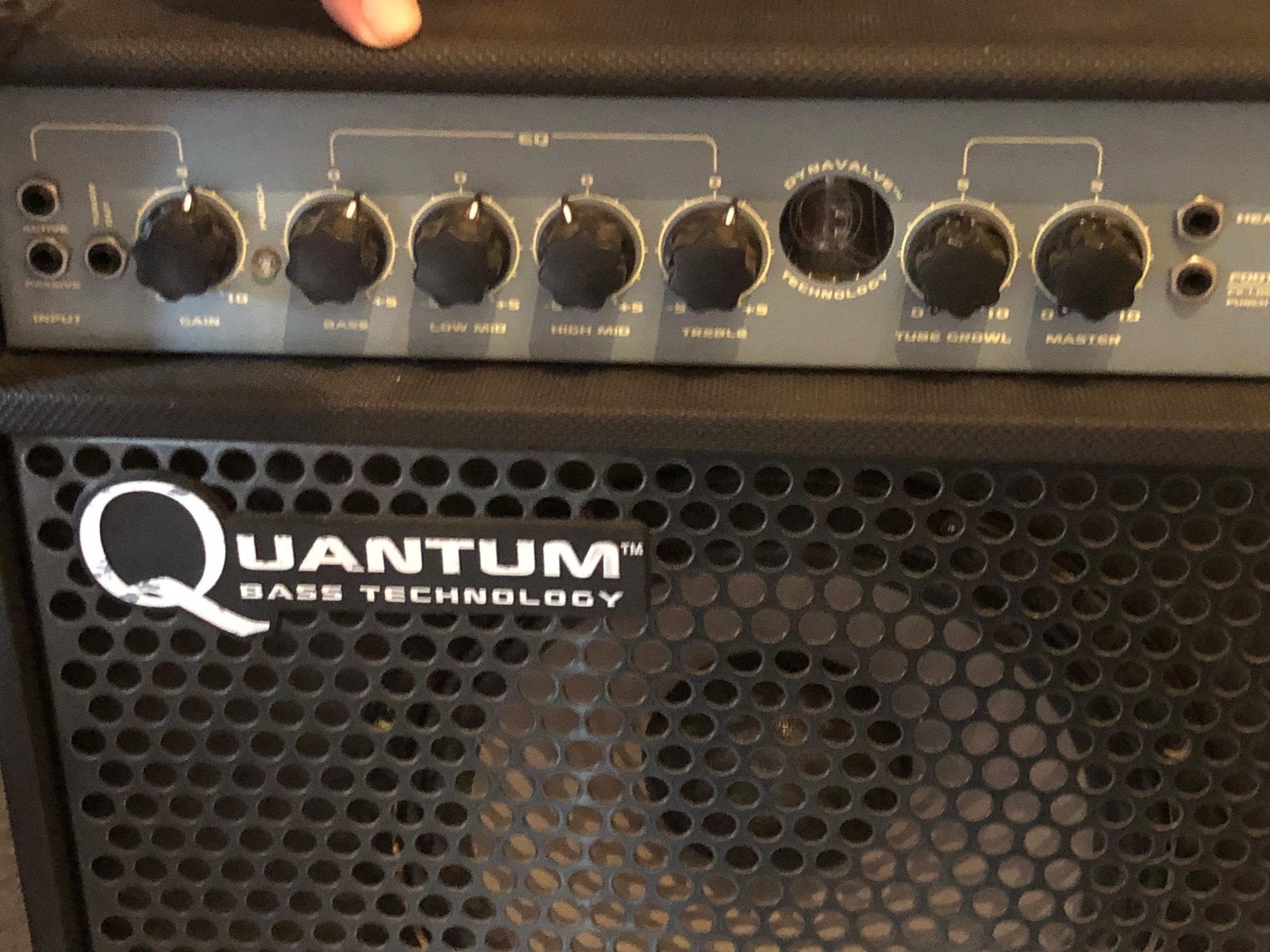 Hughes & Kettner Quantum QC 412 400-Watt Bas Combo, Muziek en Instrumenten, Ophalen, Gebruikt, Basgitaar, 100 watt of meer