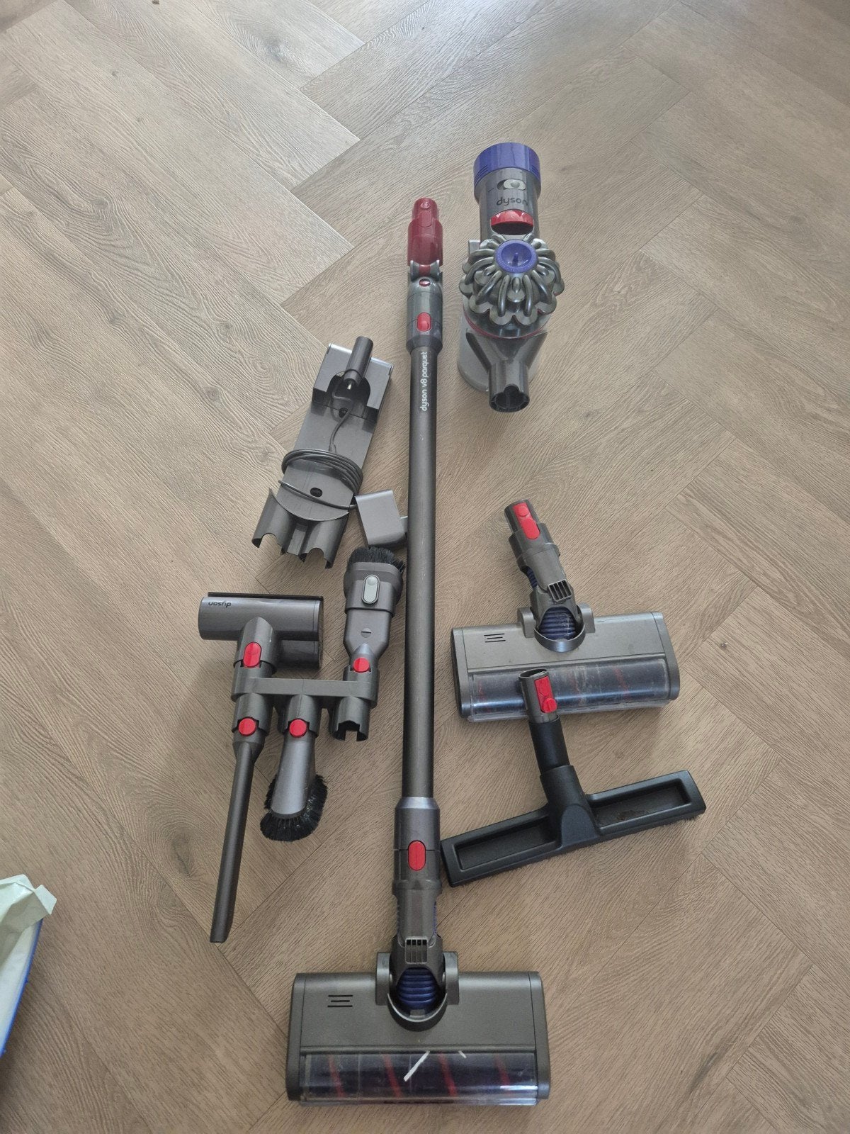 Dyson V8 Parquet steelstofzuiger met veel opzetstukken, Witgoed en Apparatuur, Stofzuigers, Ophalen of Verzenden