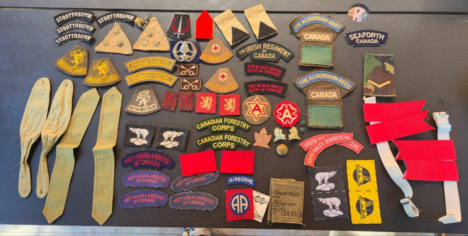 lotje emblemen en badges, Ophalen of Verzenden, Landmacht, Overige gebieden, Embleem of Badge