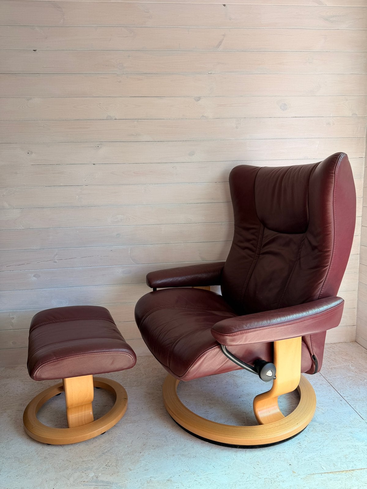 Stressless relax fauteuil met voetenbank, Ophalen, Zo goed als nieuw, 50 tot 75 cm, Leer