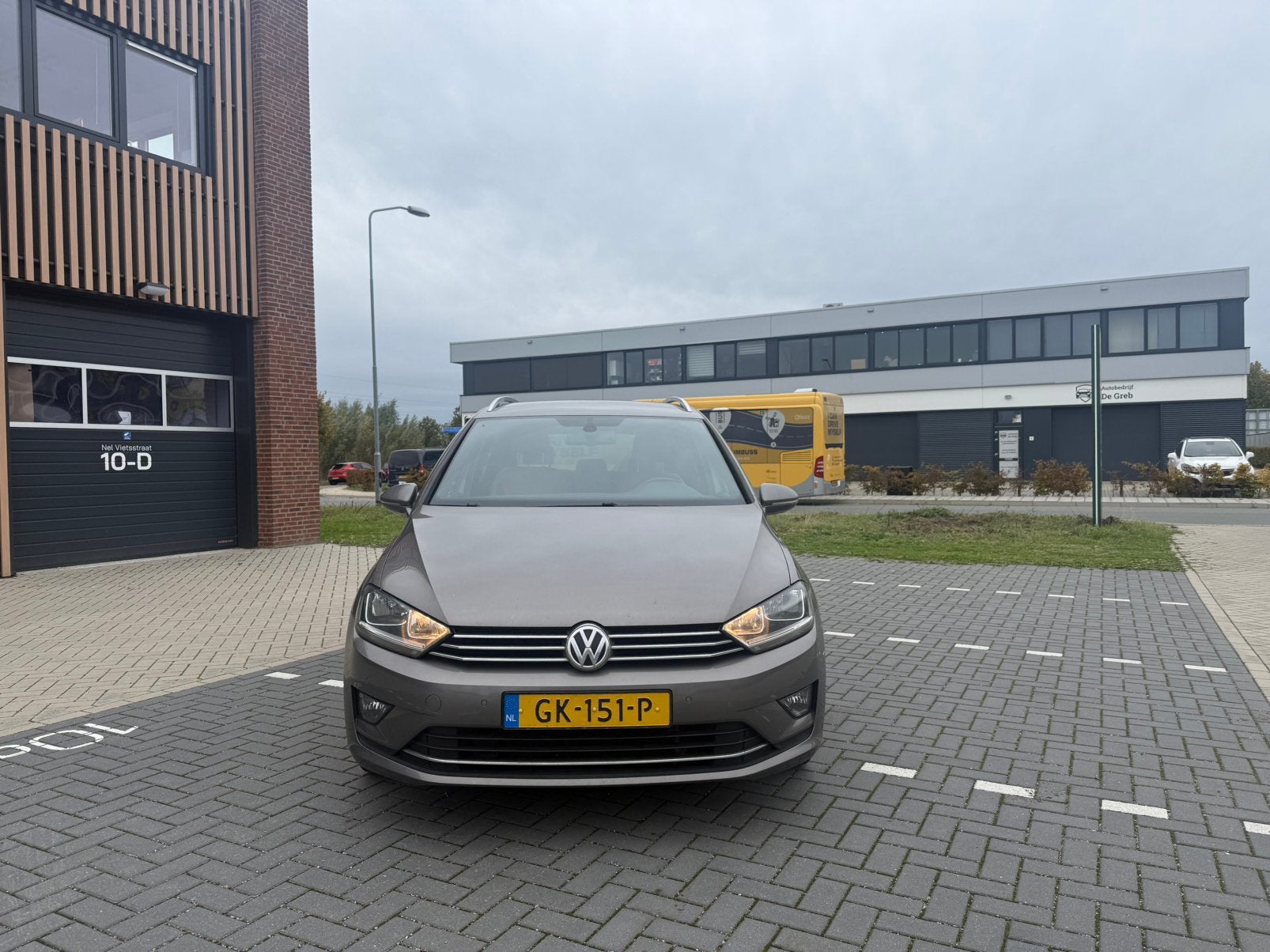 Volkswagen Golf Sportsvan 1.6 TDI 81KW 7-DSG 2015 Grijs, 4 cilinders, Bedrijf, Diesel, 140 €/maand
