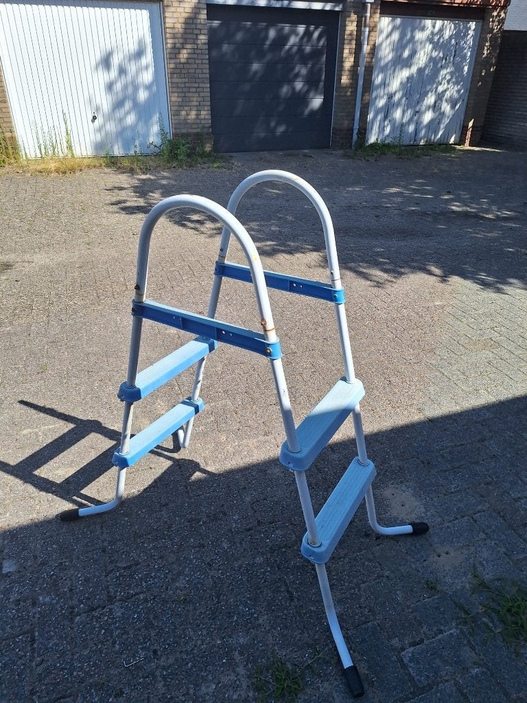 Zwembad trap, Ophalen, Gebruikt, Ladder