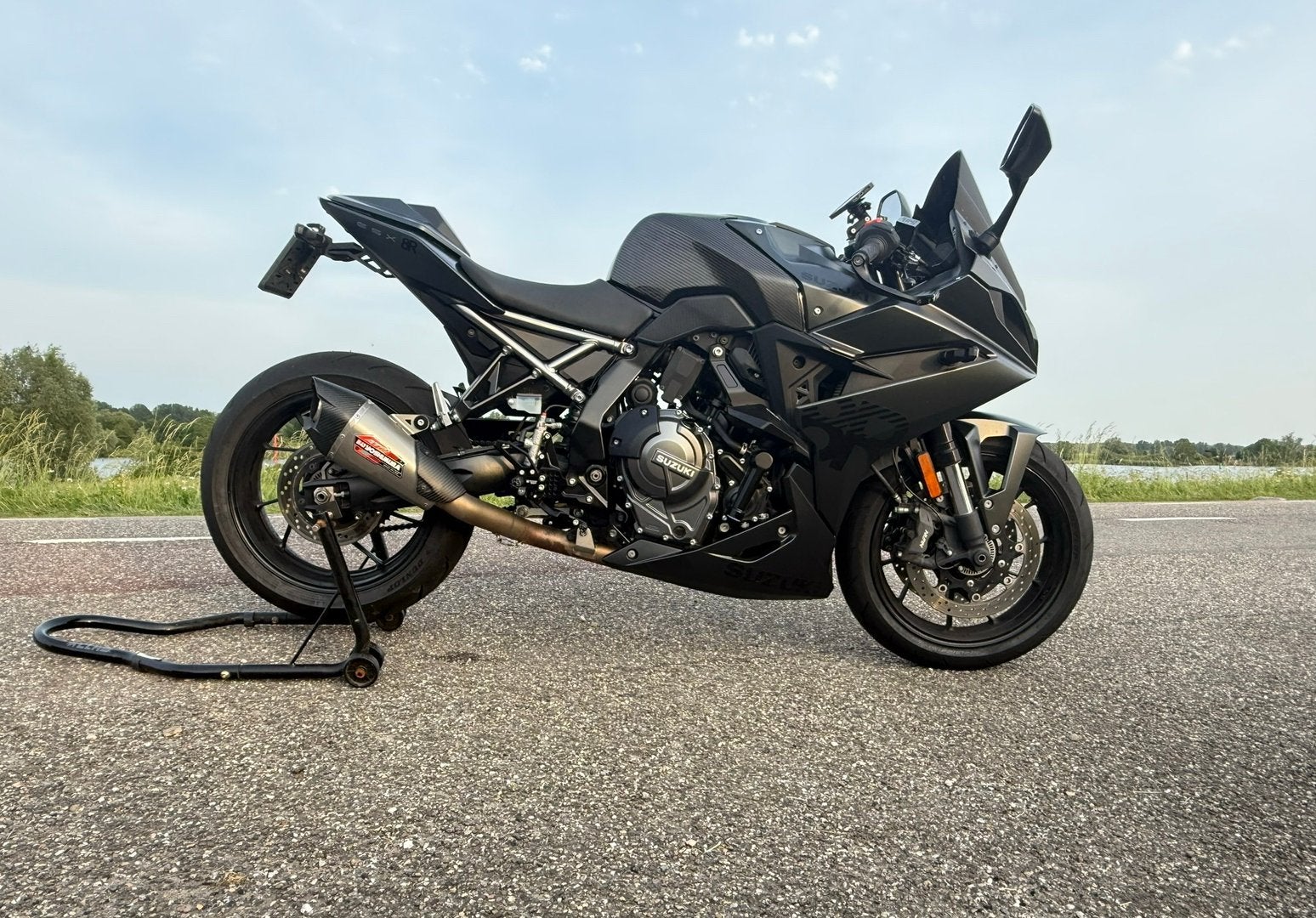 Suzuki GSX 8R Custom | Yoshimura | ECU Tune | €4000 Upgrades, 2 cilinders, Motorrijbewijs A, Super Sport, Meer dan 35 kW