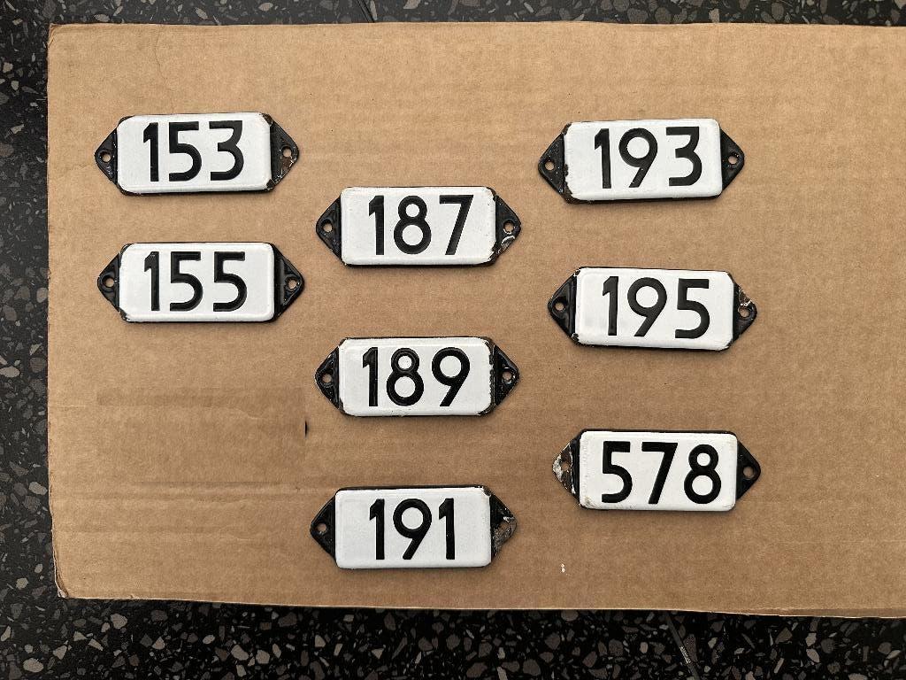 Emaille huisnummer 153 155 187 189 191 193 195 578, Ophalen of Verzenden