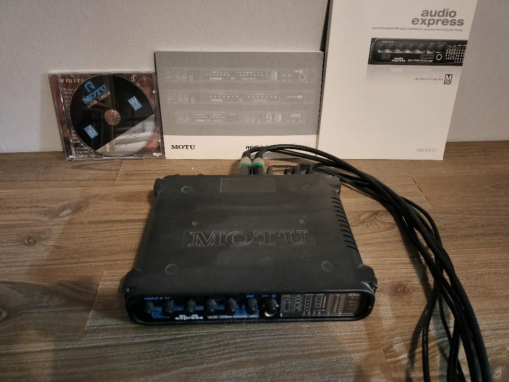 MOTU Audio Express audio interface, Ophalen, Gebruikt