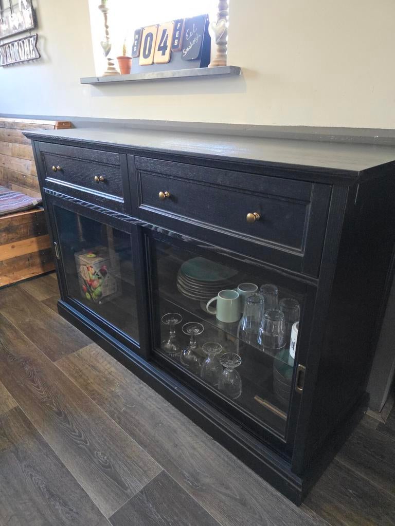 Stijlvol IKEA MALSJÖ dressoir - Zwart gebeitst massief hout, Ophalen, Zo goed als nieuw, 25 tot 50 cm, Glas