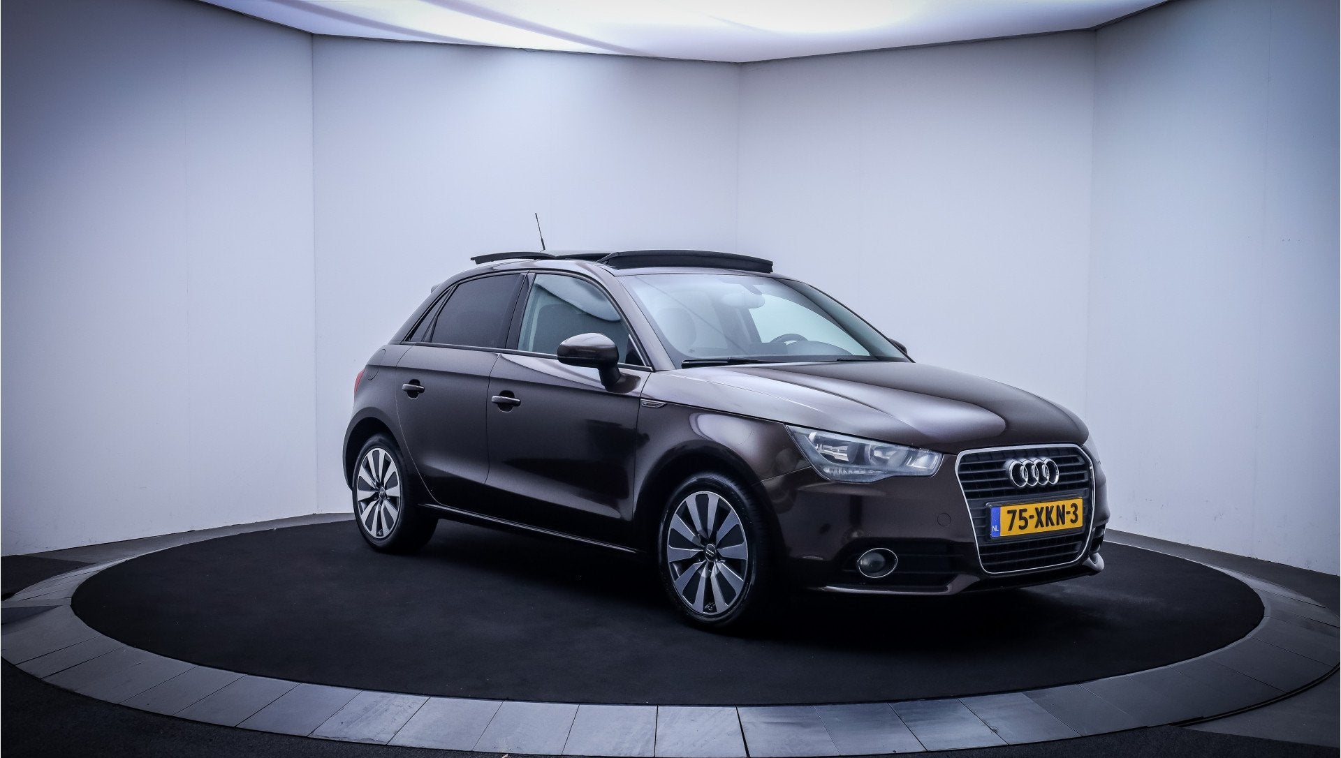 Audi A1 Sportback 1.2 TFSI Pro Line Business PANO | BOSE | S, Euro 5, Zwart, 4 cilinders, Bruin