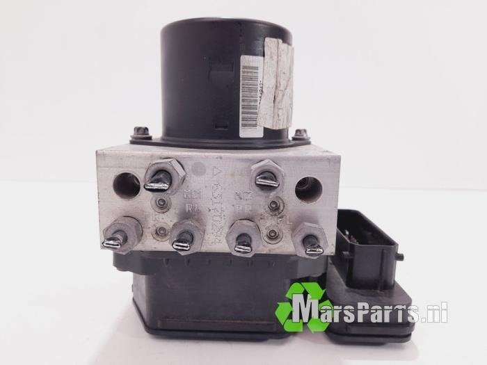 ABS Pomp van een Opel Insignia, Gebruikt, -, -, Ophalen of Verzenden