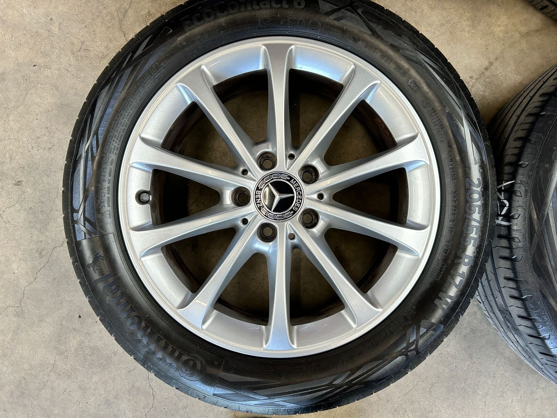 ✅ 17 inch originele velgen + zomerbanden MB A, B klasse CLA, Auto-onderdelen, Gebruikt, -, -, Banden en Velgen