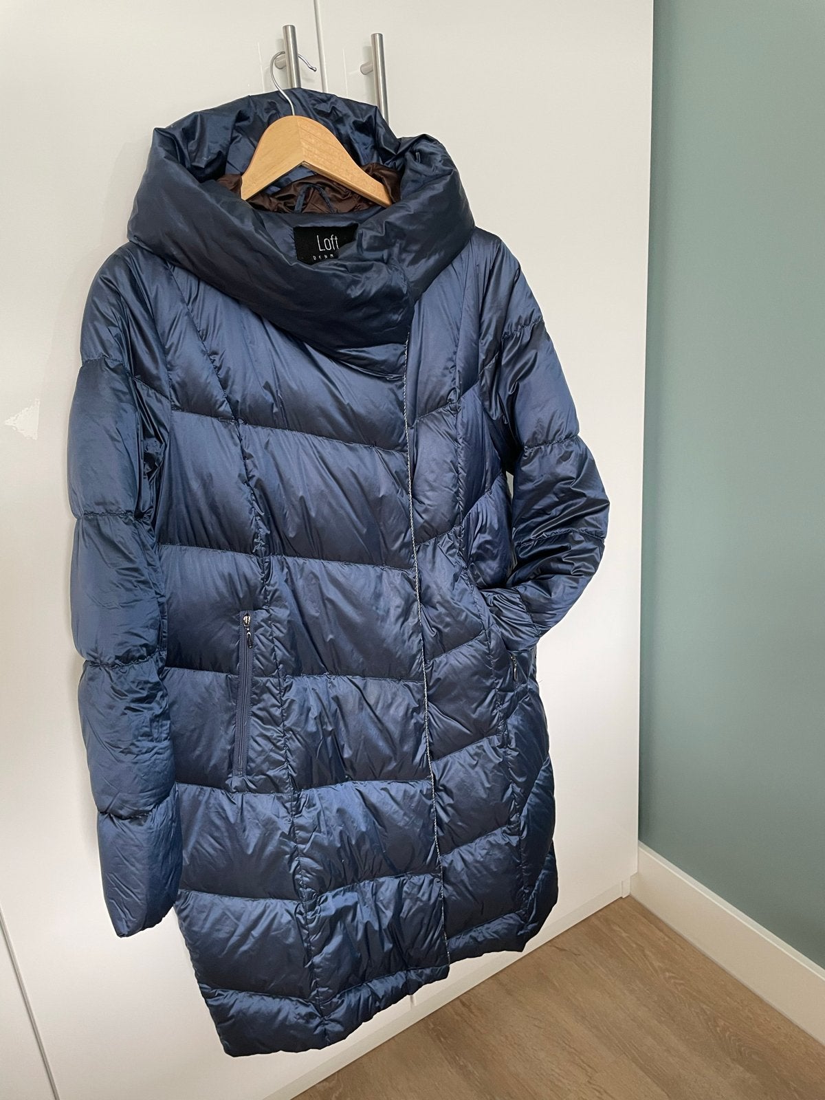 Loft Denmark lange donkerblauwe gewatteerde jas, Ophalen of Verzenden, Zo goed als nieuw, Maat 38/40 (M), Blauw