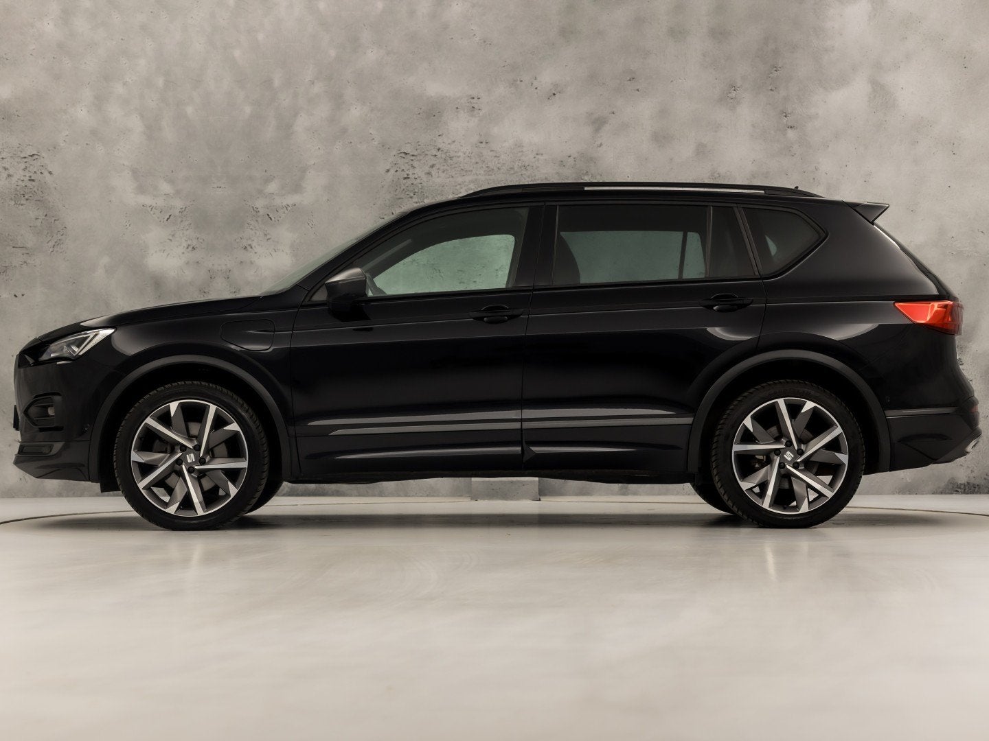 SEAT Tarraco 1.4 TSI e-Hybrid PHEV FR Intense Sport 245Pk Au, Auto's, 12 maanden, Gebruikt, Zwart, 4 cilinders