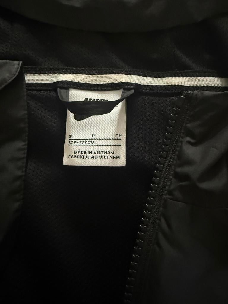 Nike zomerjas voor kinderen - Maat 128/137 cm, Ophalen, Zo goed als nieuw, Jongen of Meisje, Jas