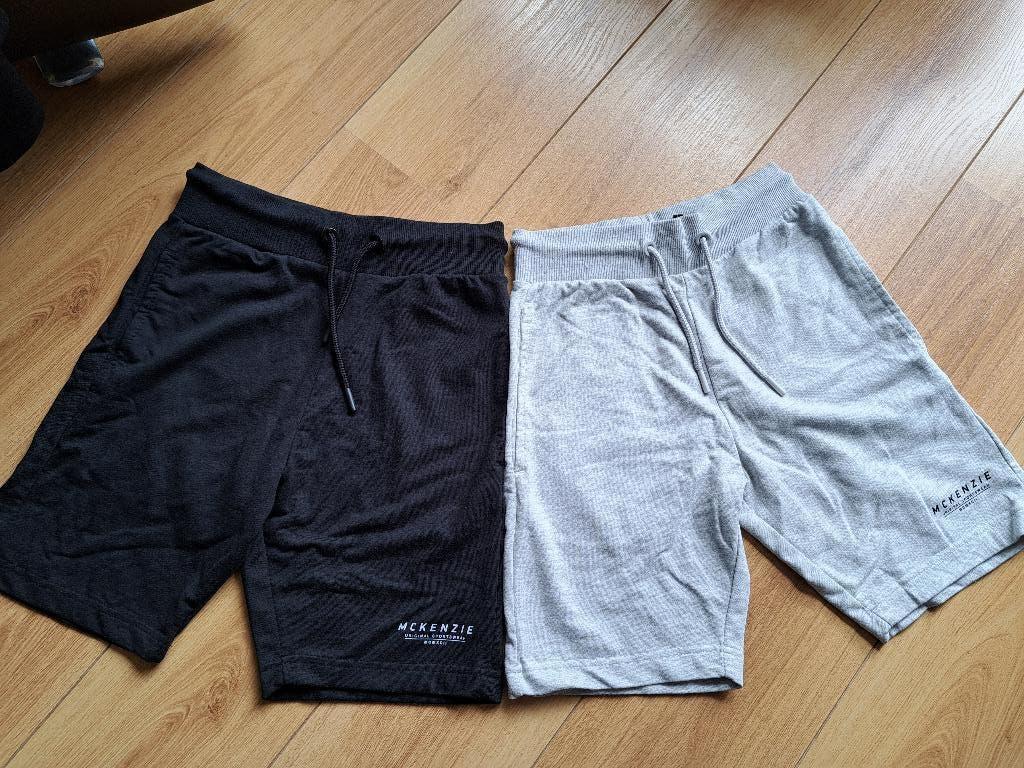 2x korte joggingbroek McKenzie zwart en grijs in maat xs, Kleding | Heren, Sportkleding, Zwart, Ophalen of Verzenden, Zo goed als nieuw