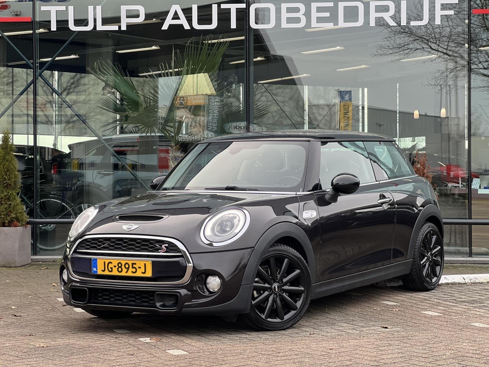 Mini Mini 2.0 Cooper S Chili Serious Business Pano LED Navi, Auto's, Voorwielaandrijving, 1998 cc, Gebruikt, Euro 6