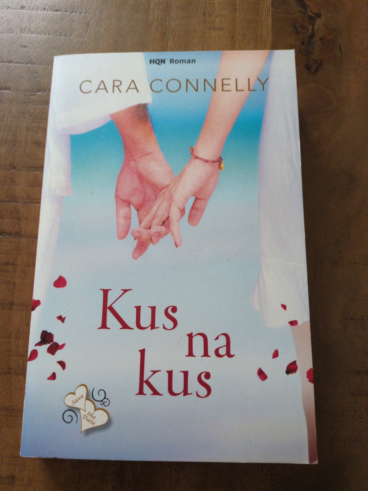 Kus na kus - Cara Connelly (HQN Roman), Ophalen of Verzenden, Zo goed als nieuw, Cara Connelly, Nederland