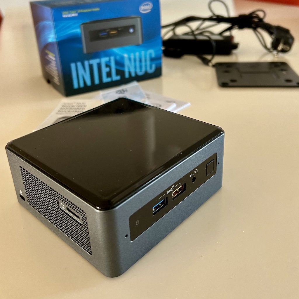 Intel NUC8 i3 Hoog model (16GB DDR4, 240GB NVMe, Win11 Pro), Computers en Software, Desktop Pc's, Intel, Ophalen of Verzenden