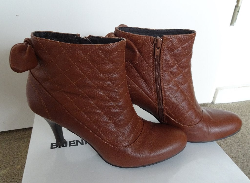 LEREN LAARSJES VAN DE BIJENKORF MAAT 38, Kleding | Dames, Schoenen, Bruin, Bijenkorf, Lage of Enkellaarzen, Ophalen of Verzenden