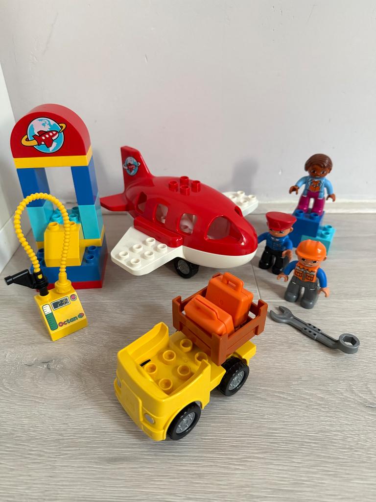 Lego Duplo airport 10590, Ophalen of Verzenden, Zo goed als nieuw, Compleet, Duplo