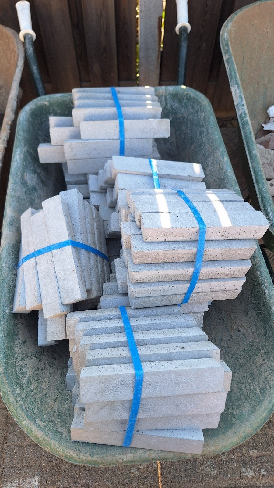 Betonnenstelribben / blokjes, Ophalen