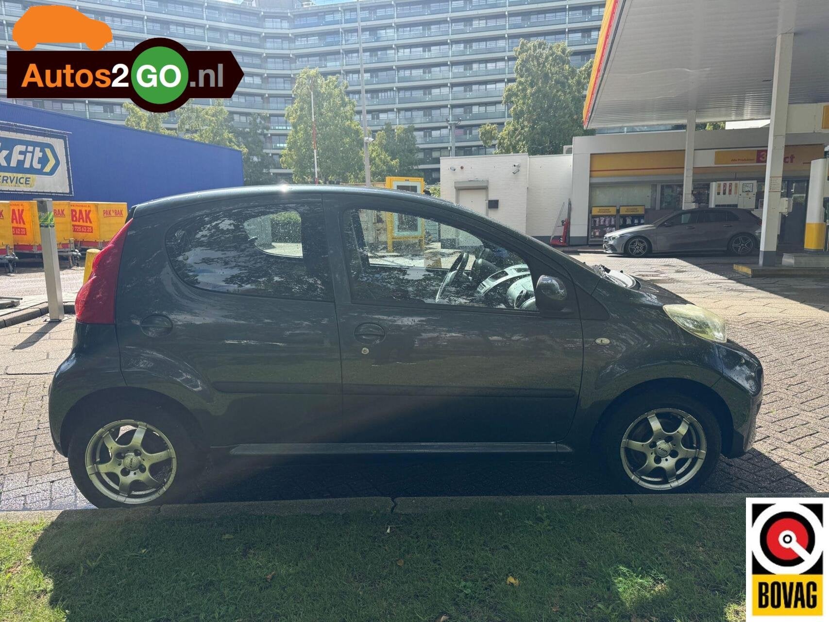 Peugeot 107 1.0-12V Urban Move I Automaat I Airco I 5deurs I, Auto's, Gebruikt, 4 stoelen, 68 pk, Origineel Nederlands