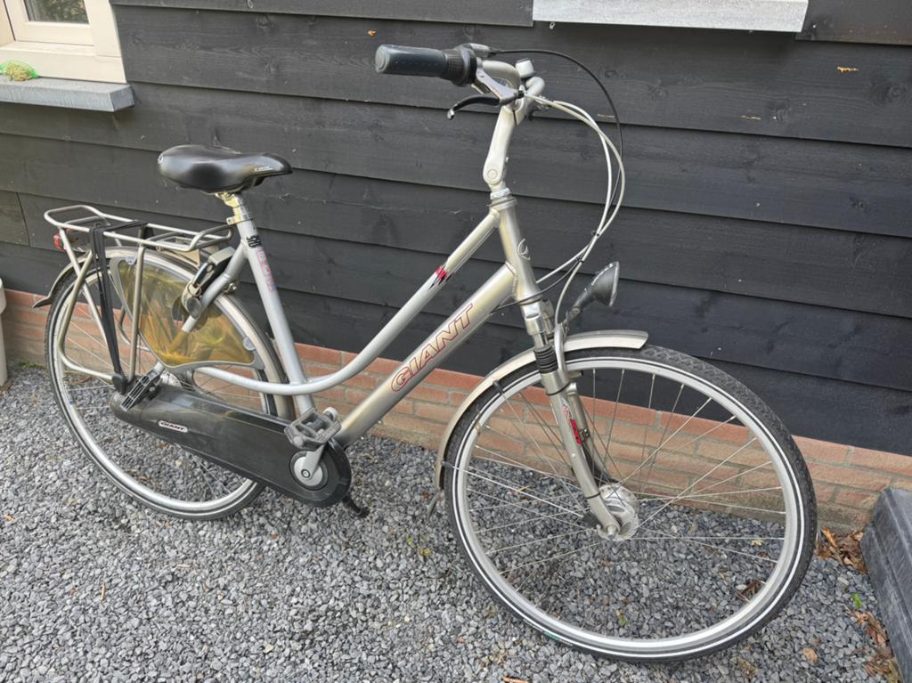 Giant damesfiets, Ophalen, Zo goed als nieuw, Giant, Versnellingen