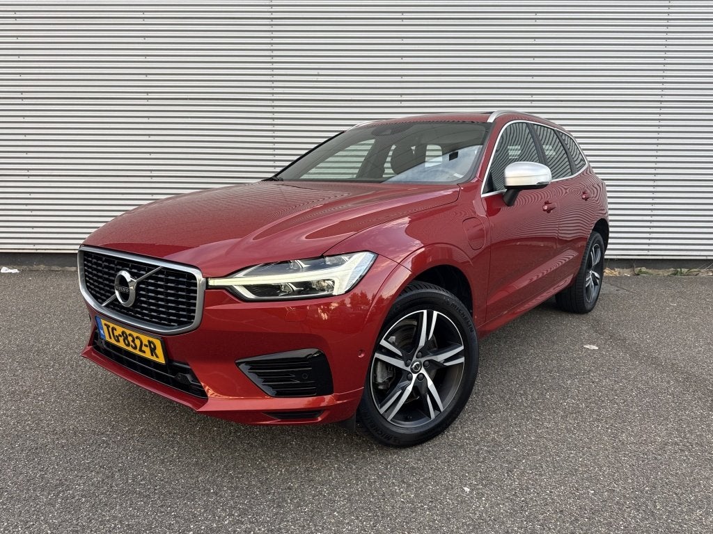 Volvo XC60 2.0 T8 TE AWD R-Design Pano Luchtvering Trekhaak, Auto's, Volvo, Gebruikt, Euro 6, 4 cilinders, 2039 kg