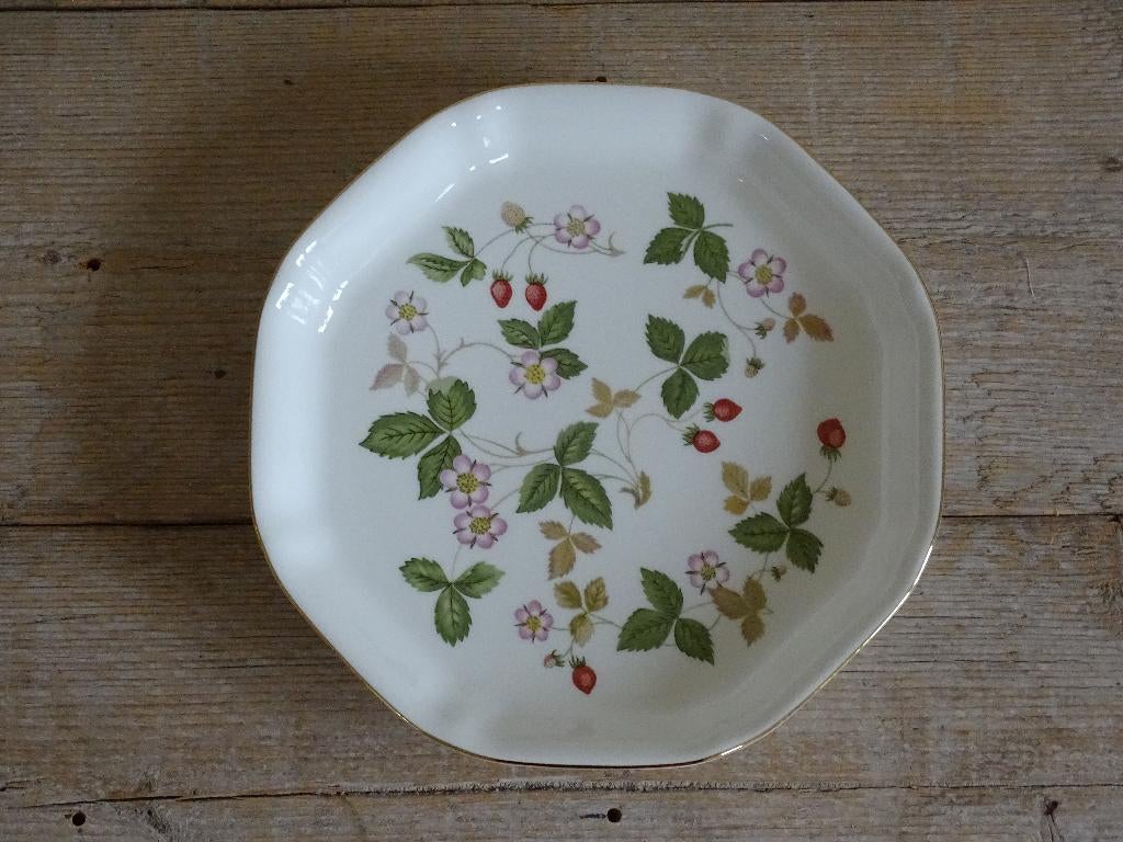 Servies, Wedgwood, WILD STRAWBERRY, zo goed als nieuw, Antiek en Kunst, Ophalen of Verzenden