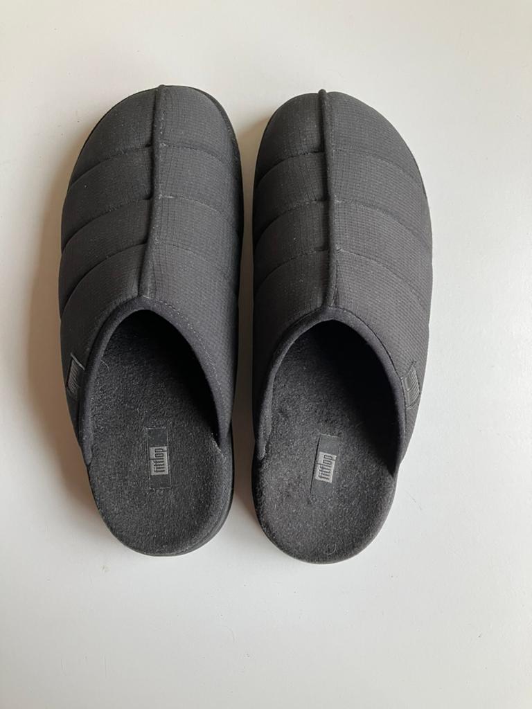 Fitflop pantoffels zwart nieuw Mt 44, Zwart, Nieuw, Ophalen of Verzenden, Pantoffels of Sloffen