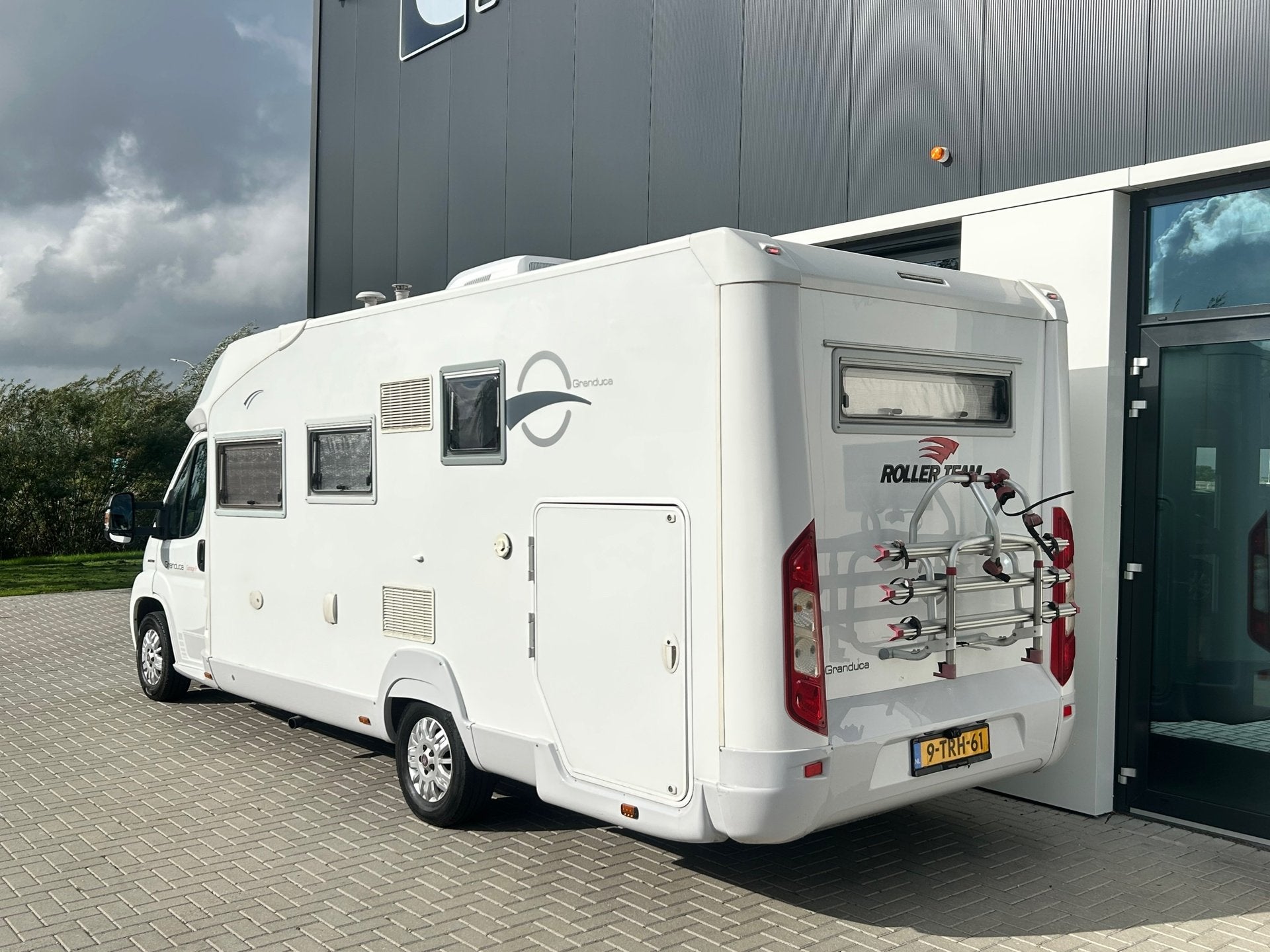 Roller team GRANDUCA GARAGE P 2x Airco | 130pk 6-bak |, Caravans en Kamperen, Overige merken, Bedrijf, Handgeschakeld, Diesel