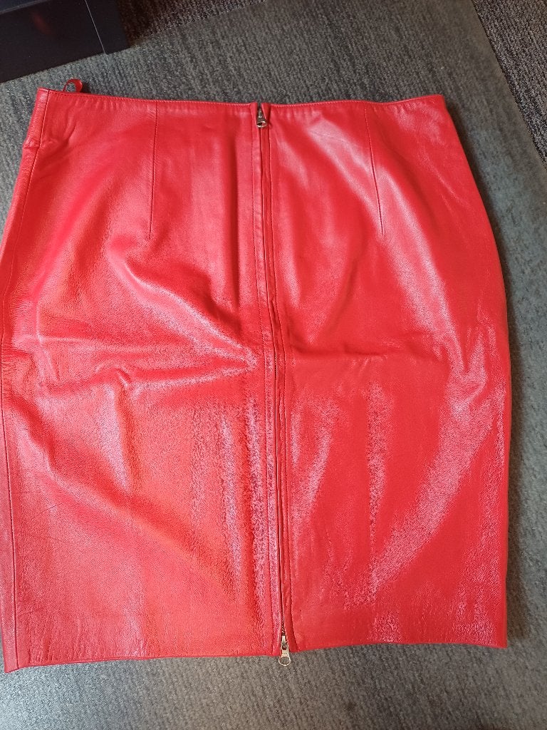 Rode leren rok maat 50, Verzenden, Crazy outfits, Maat 46/48 (XL) of groter, Zo goed als nieuw