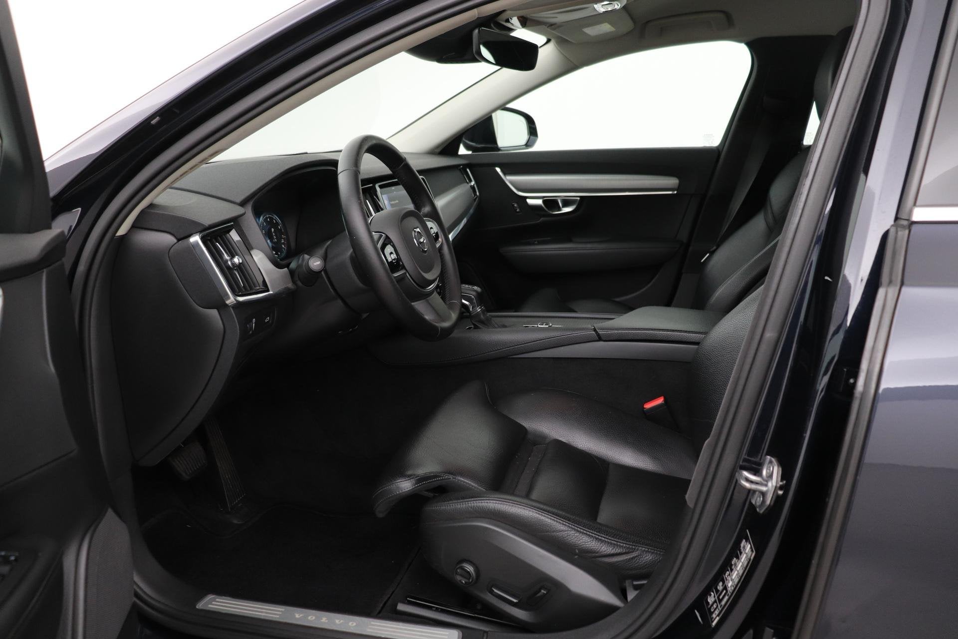 Volvo V90 2.0 T5 Momentum | Trekhaak | Leder | BLIS | Volled, 15 km/l, Euro 6, 1969 cc, Blauw