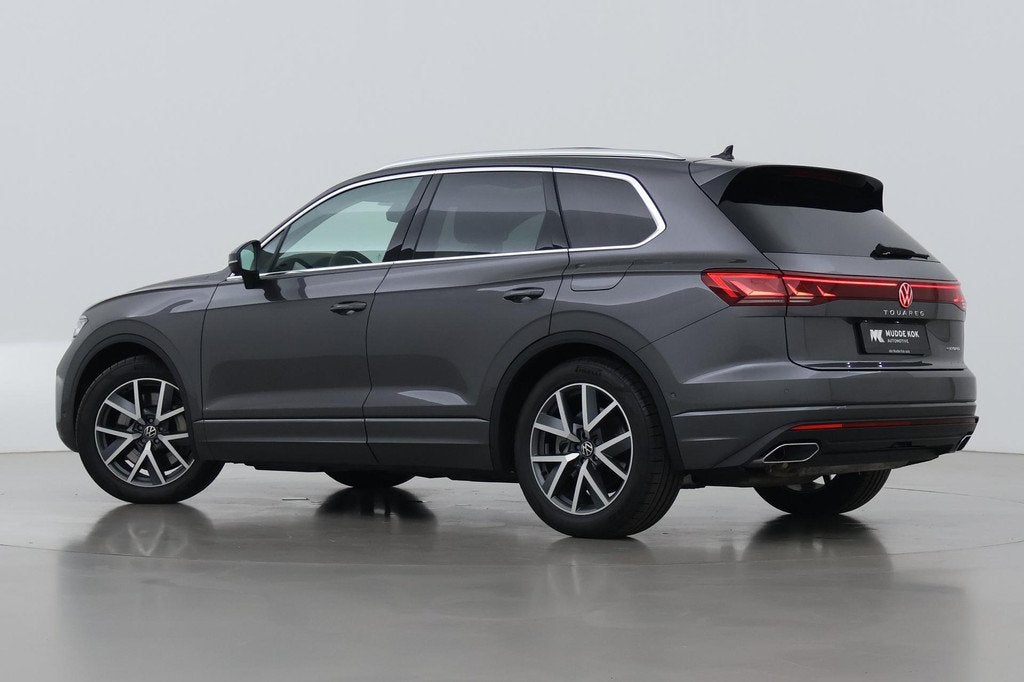 Volkswagen Touareg 3.0 TSi eHybrid 4MOTION Elegance | Luchtv, Auto's, Volkswagen, Automaat, 14 kWh, Gebruikt, Euro 6