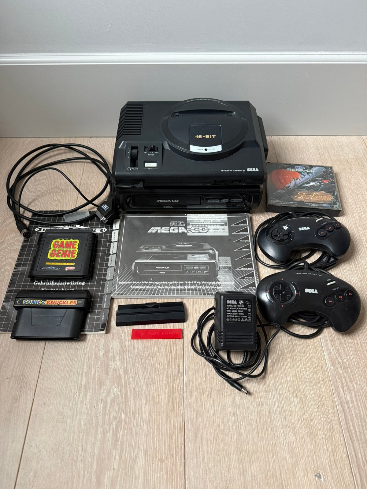 Sega Mega CD1 en Mega Drive 1 3 games rgb kabel 50/60hz, Spelcomputers en Games, Ophalen of Verzenden, Gebruikt, Met 2 controllers