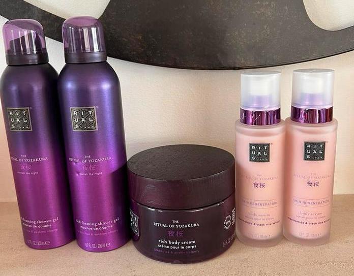 Rituals Yozakura foam body cream & body serum 💜🎁 Nieuw!, Sieraden, Tassen en Uiterlijk, Uiterlijk | Lichaamsverzorging, Ophalen of Verzenden
