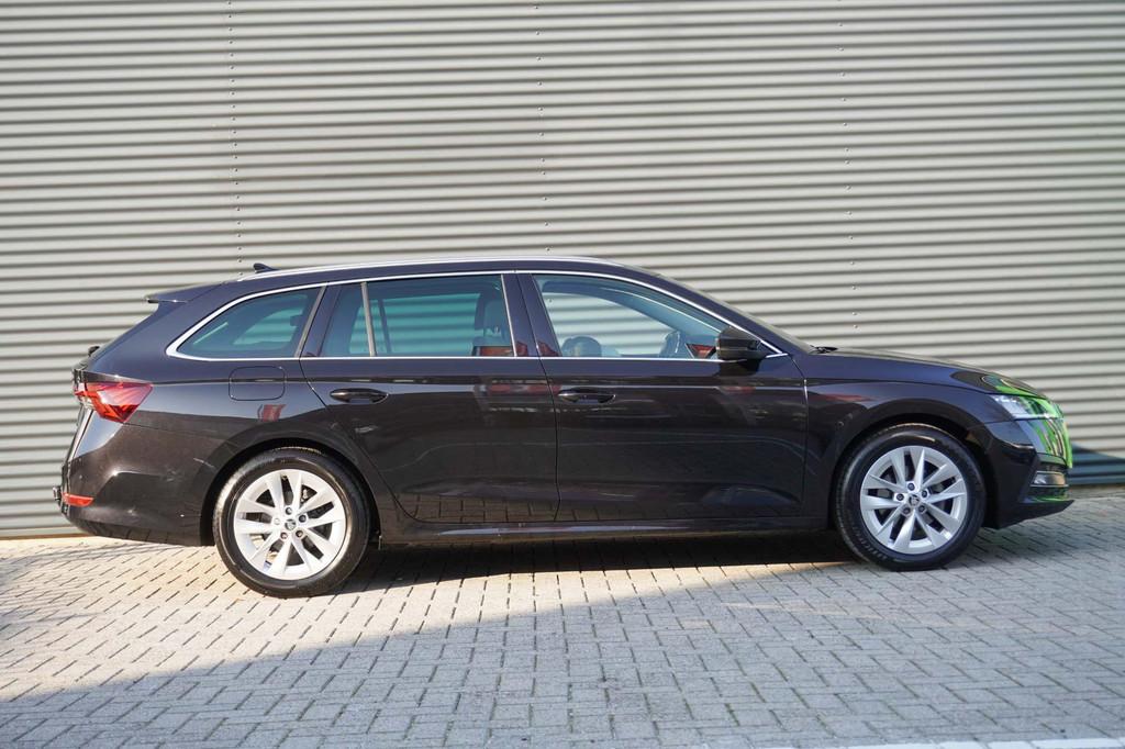 Skoda Octavia Combi 1.0 TSI 110pk Business Edition | Trekhaa, Auto's, Skoda, 12 maanden, Stof, Gebruikt, Zwart
