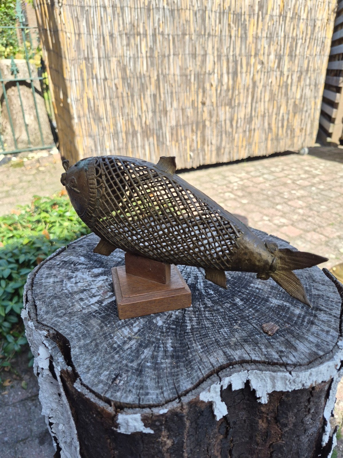 Decoratieve metalen vis op houten voet, Ophalen of Verzenden