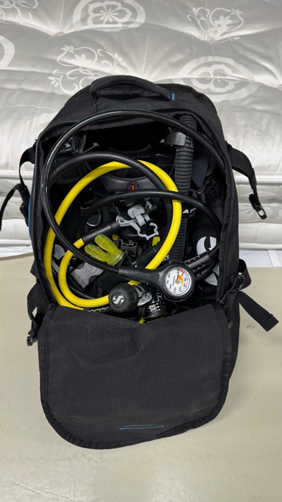 Wetsuit, Trimvest, Regulator set en flippers voor dames, Ophalen, Zo goed als nieuw, Overige typen