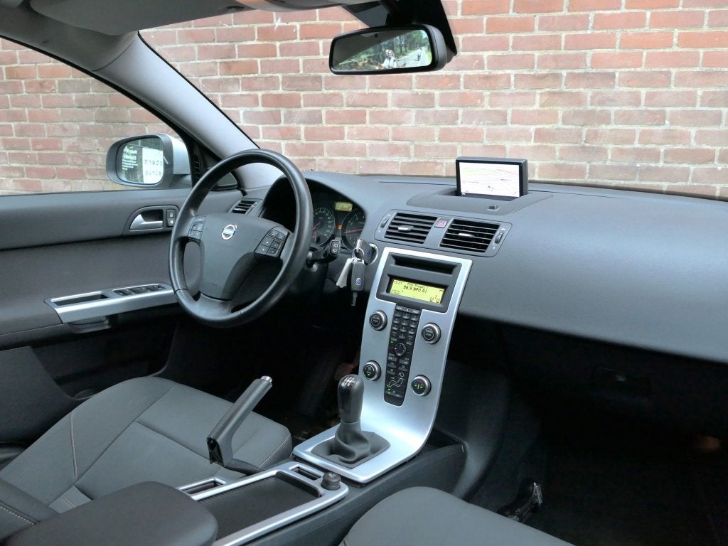 Volvo V50 2.0 Sport Navi / Elektrische stoel / High performa, Stof, Gebruikt, Zwart, 1283 kg