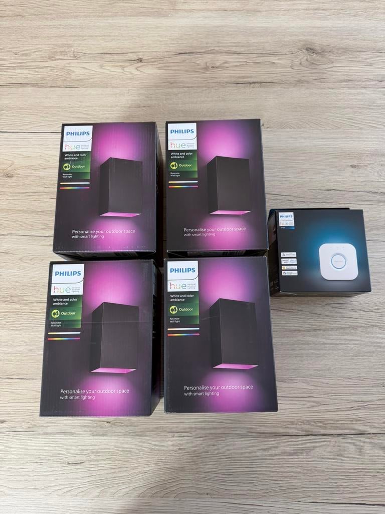 4x Philips Hue Resonate muurlamp wit en kleur zwart + bridge, Tuin en Terras, Buitenverlichting, Minder dan 50 watt, Wandlamp