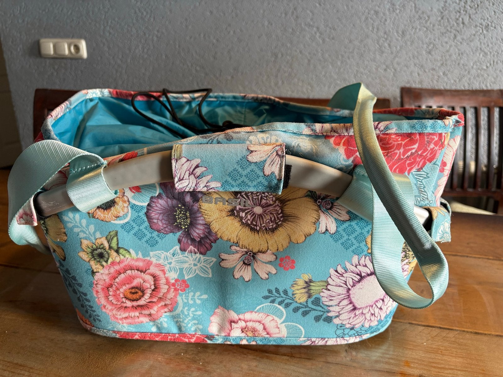 Basil Fietsmand Blauw met Bloemenprint - MIK Systeem, Ophalen of Verzenden, Nieuw, Fietsmand