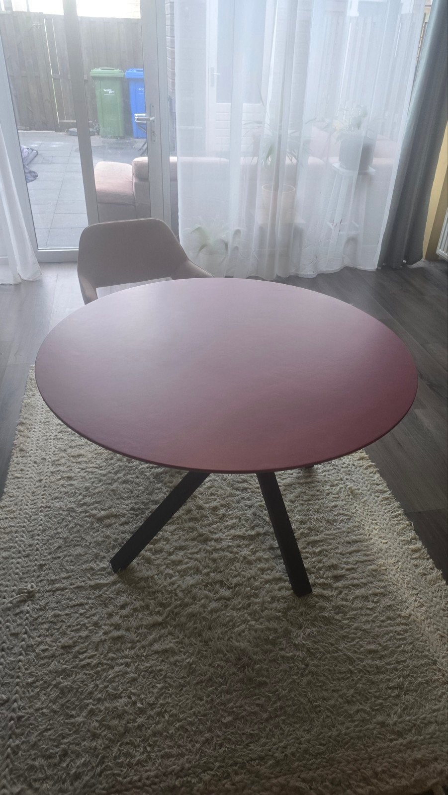 Ronde design eettafel Ø120 cm – mat oudroze/paars, Huis en Inrichting, Ophalen, Rond, Nieuw, 75 – 100