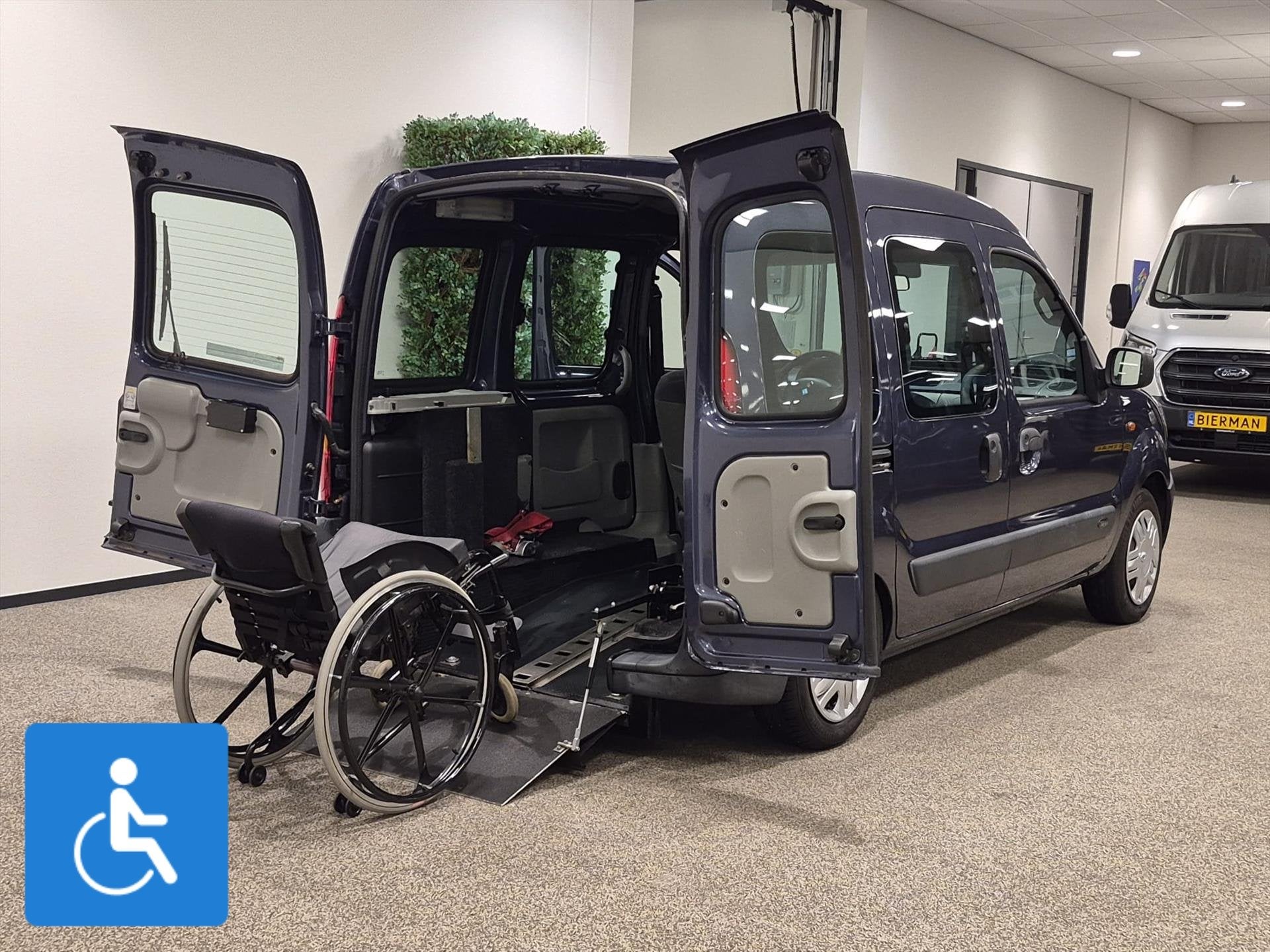 Renault Kangoo Rolstoelauto, 13 km/l, 12 maanden, Stof, Gebruikt