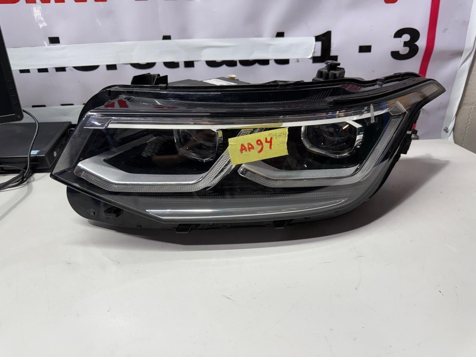 Volkswagen Tiguan Koplamp, Gebruikt, -, -, Ophalen of Verzenden