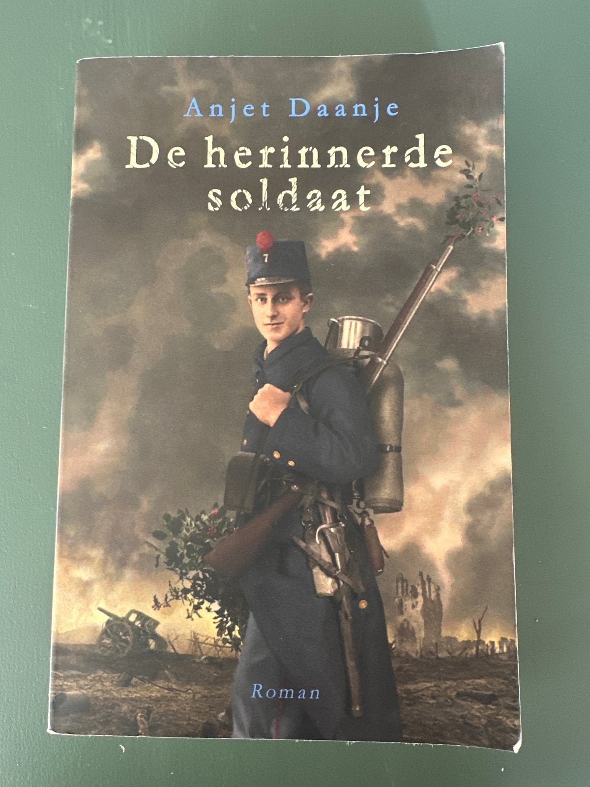 De herinnerde soldaat - Anjet Daanje (Roman), Boeken, Ophalen of Verzenden, Zo goed als nieuw, Nederland