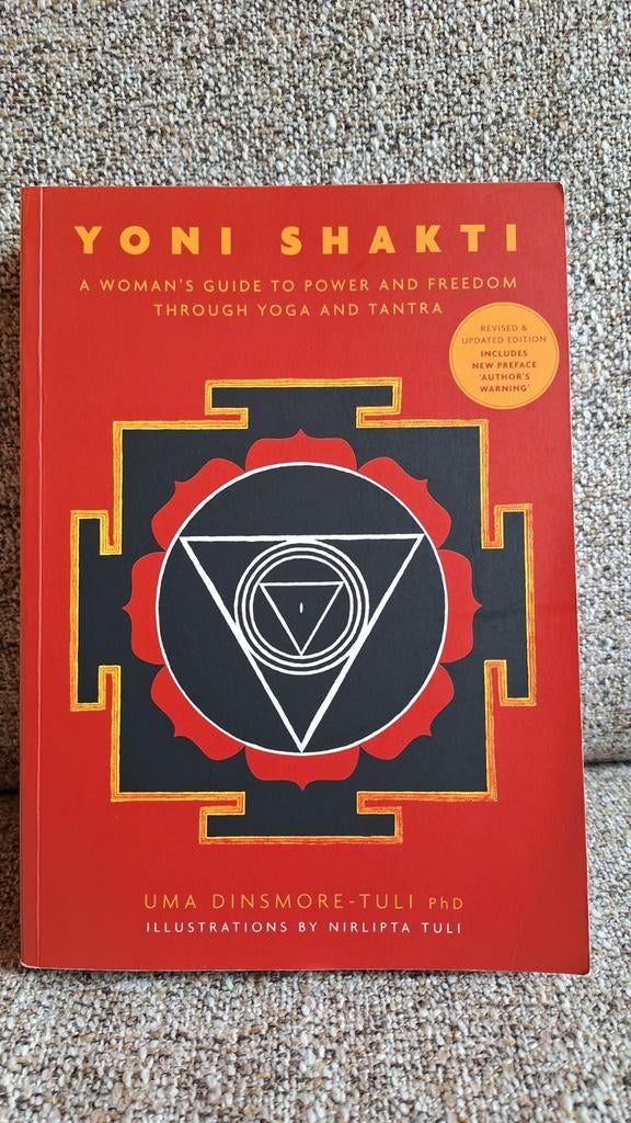 Boek yoni shakti, Boeken, Esoterie en Spiritualiteit, Ophalen of Verzenden, Meditatie of Yoga, Instructieboek
