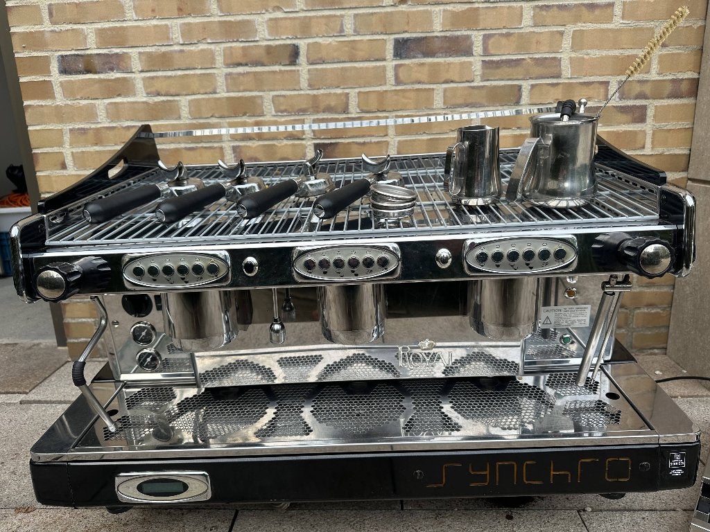Horeca Espresso Machine CBC ROYAL SYNCHRO 3-groeps COMPLEET, Espresso apparaat, Gemalen koffie, Zo goed als nieuw, 4 tot 10 kopjes