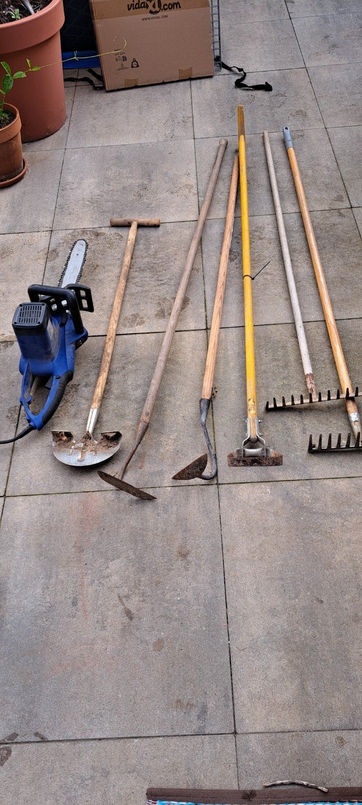 tuingereedschap (schoffel, hark  kettingzaag, kantjesnijder), Ophalen, Gebruikt